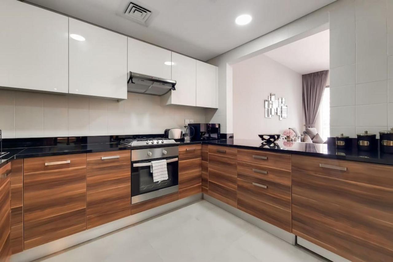 Sparkle Tower 2, Marina - Fresh One Bedroom *
