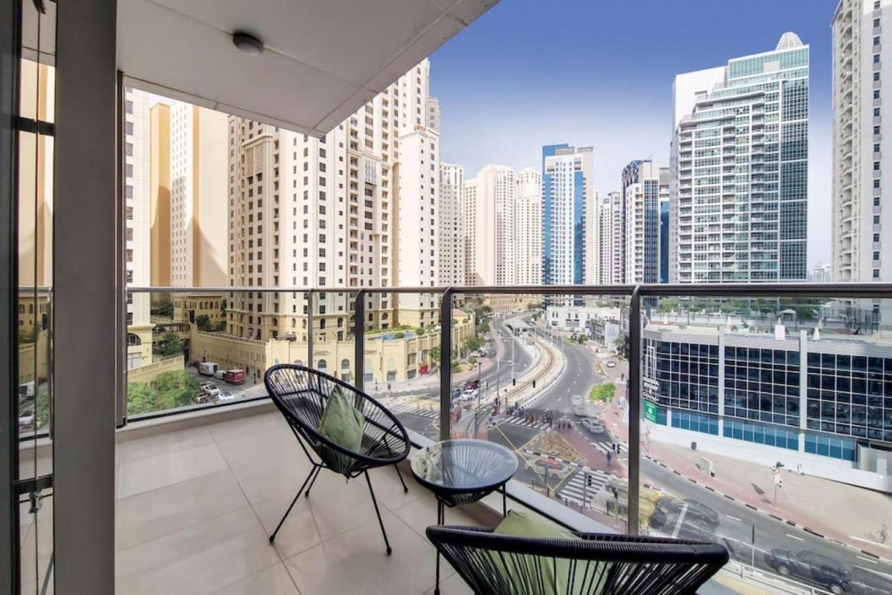 Sparkle Tower 2, Marina - Fresh One Bedroom Apartment Dubai