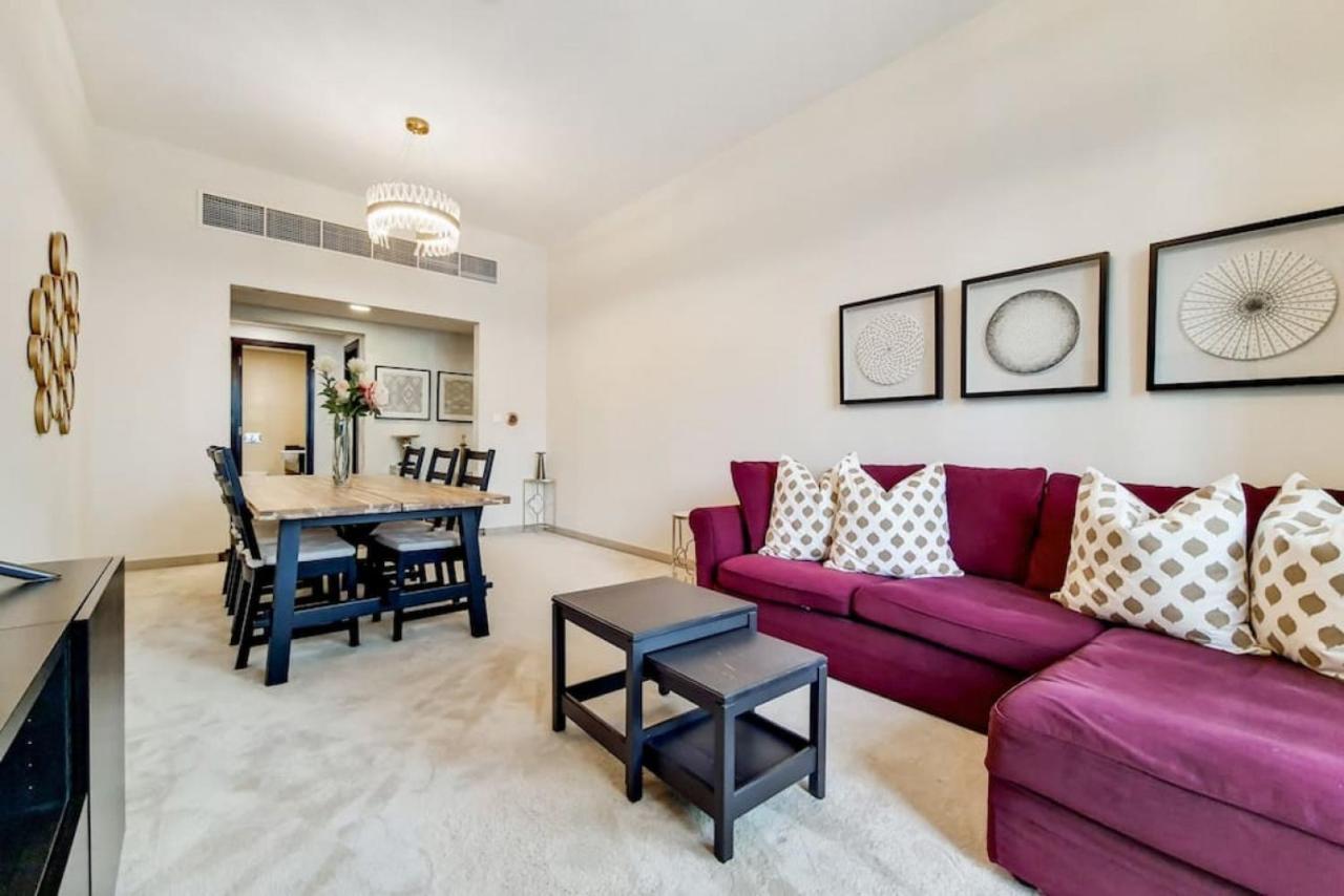 Vacationer I Sparkle 1 Bedroom I Marina Views I Steps Away From I Gym, Pool, Parking & Wi-fi