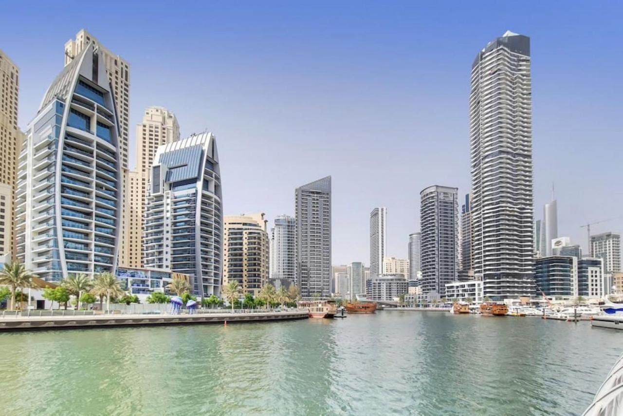 Vacationer I Sparkle 1 Bedroom I Marina Views I Steps Away From I Gym, Pool, Parking & Wi-fi Dubai