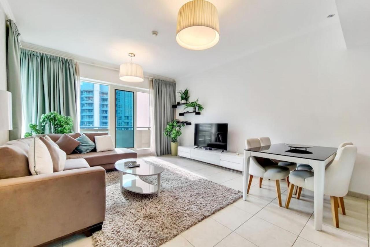 Al Majara 2, Marina - Tranquil One Bedroom Apartment *