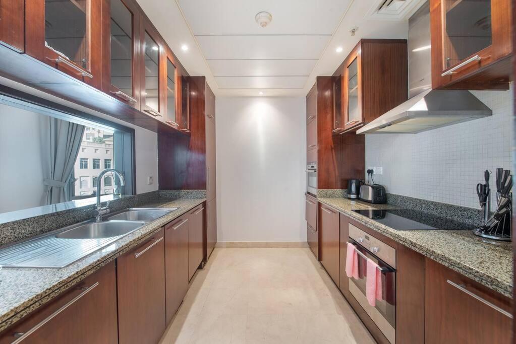 Apartment Huge And Nice In Marina!