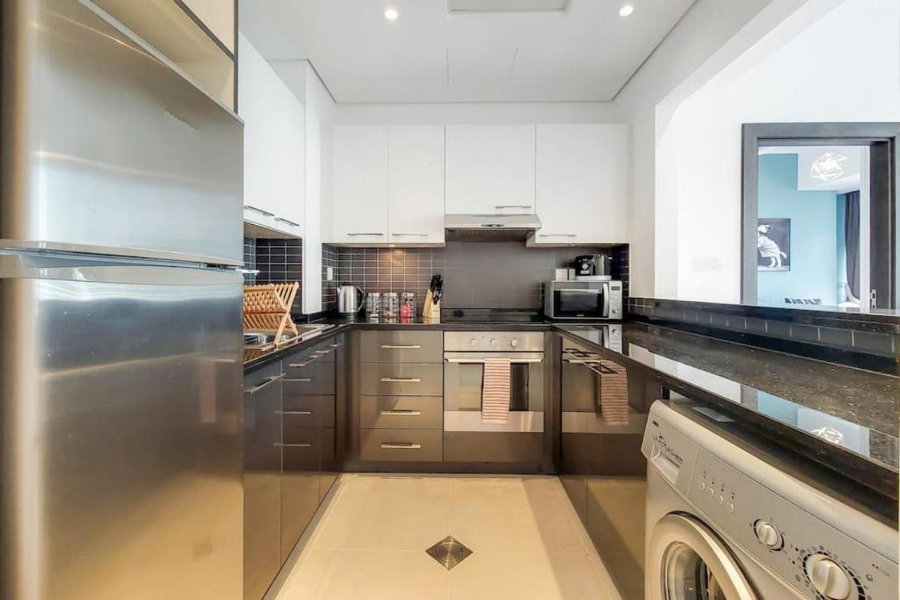 Silverene Tower B, Marina - Glamorous One Bedroom Dubai