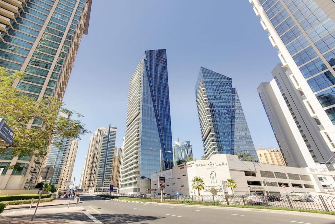 Silverene Tower B, Marina - Glamorous One Bedroom *
