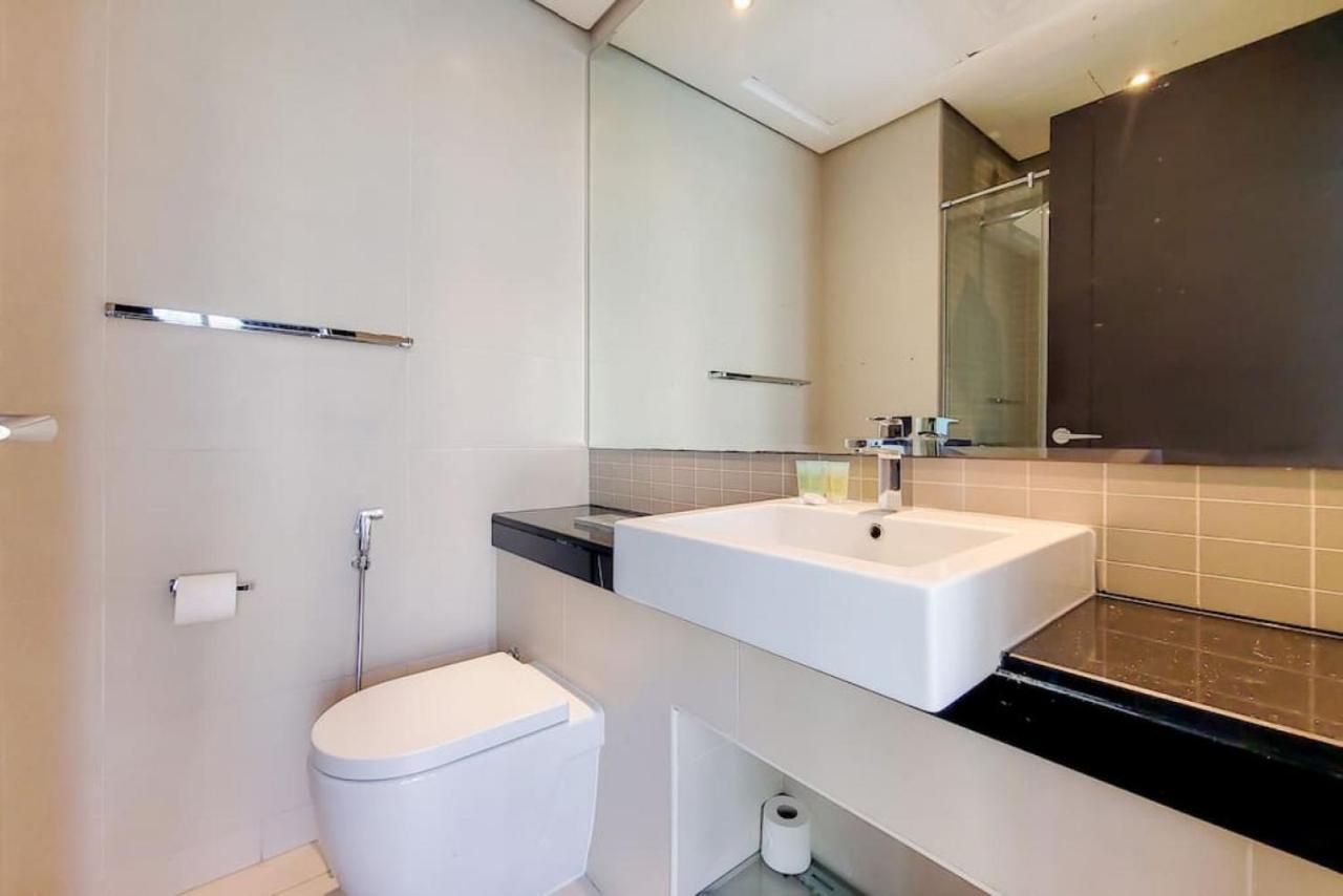 Apartment Silverene Tower B, Marina - Glamorous One Bedroom Dubai