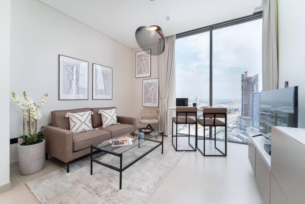 Intimate With Scenic View Of Creek Apartment