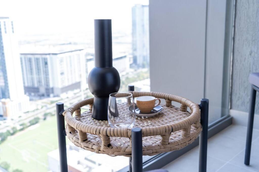 Apartment Intimate With Scenic View Of Creek Dubai