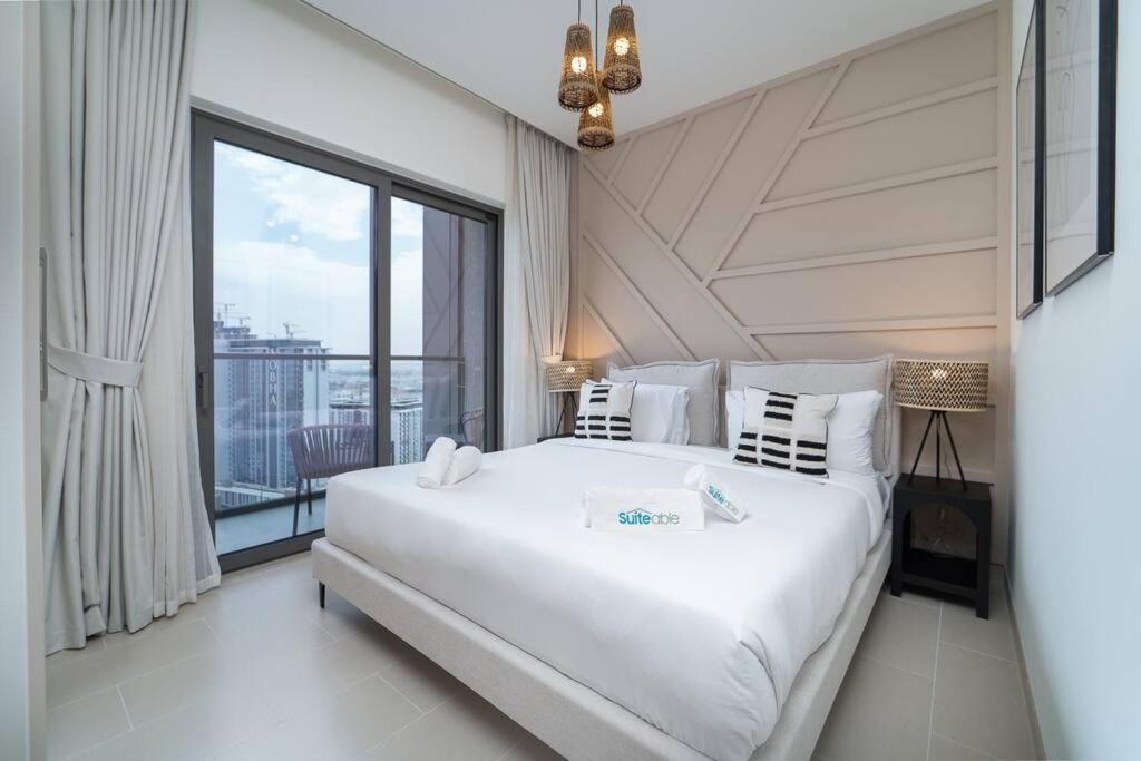 Intimate With Scenic View Of Creek Dubai