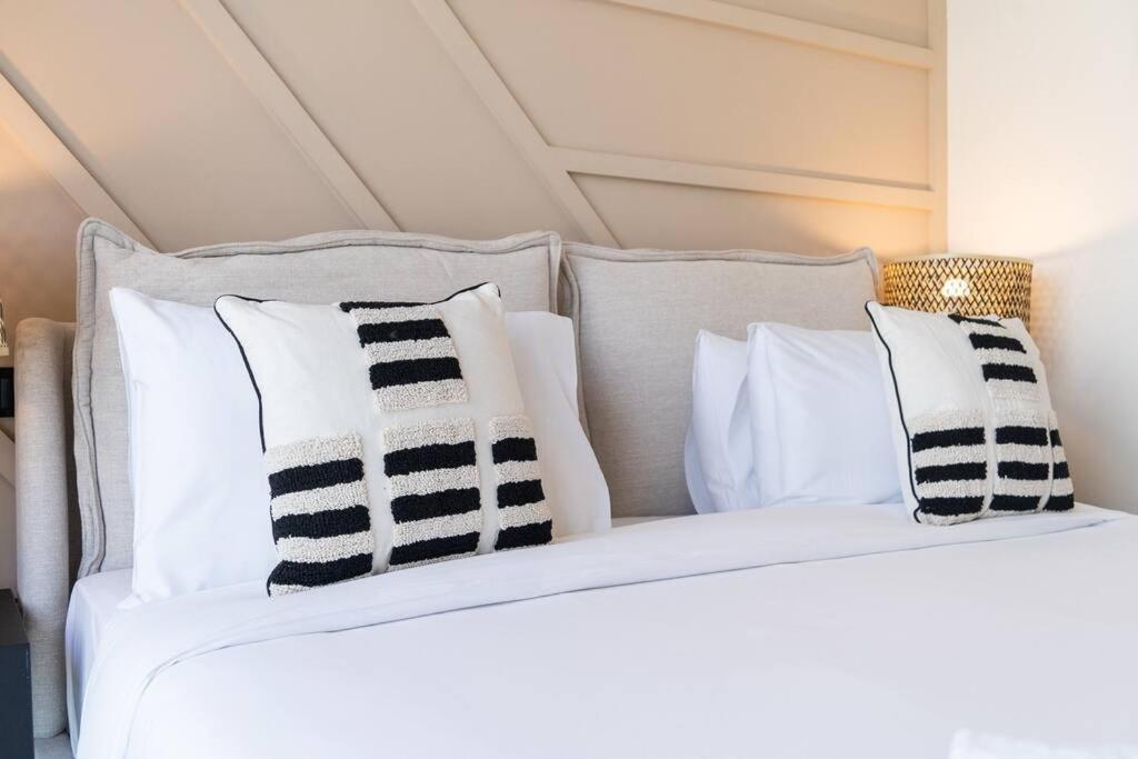 Apartment Intimate With Scenic View Of Creek Dubai
