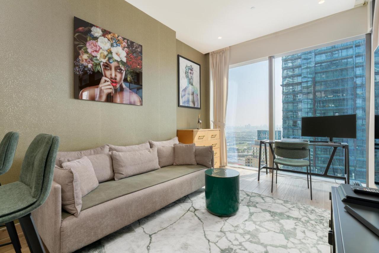 Vacay Lettings - In Marina Gate Living Apartment
