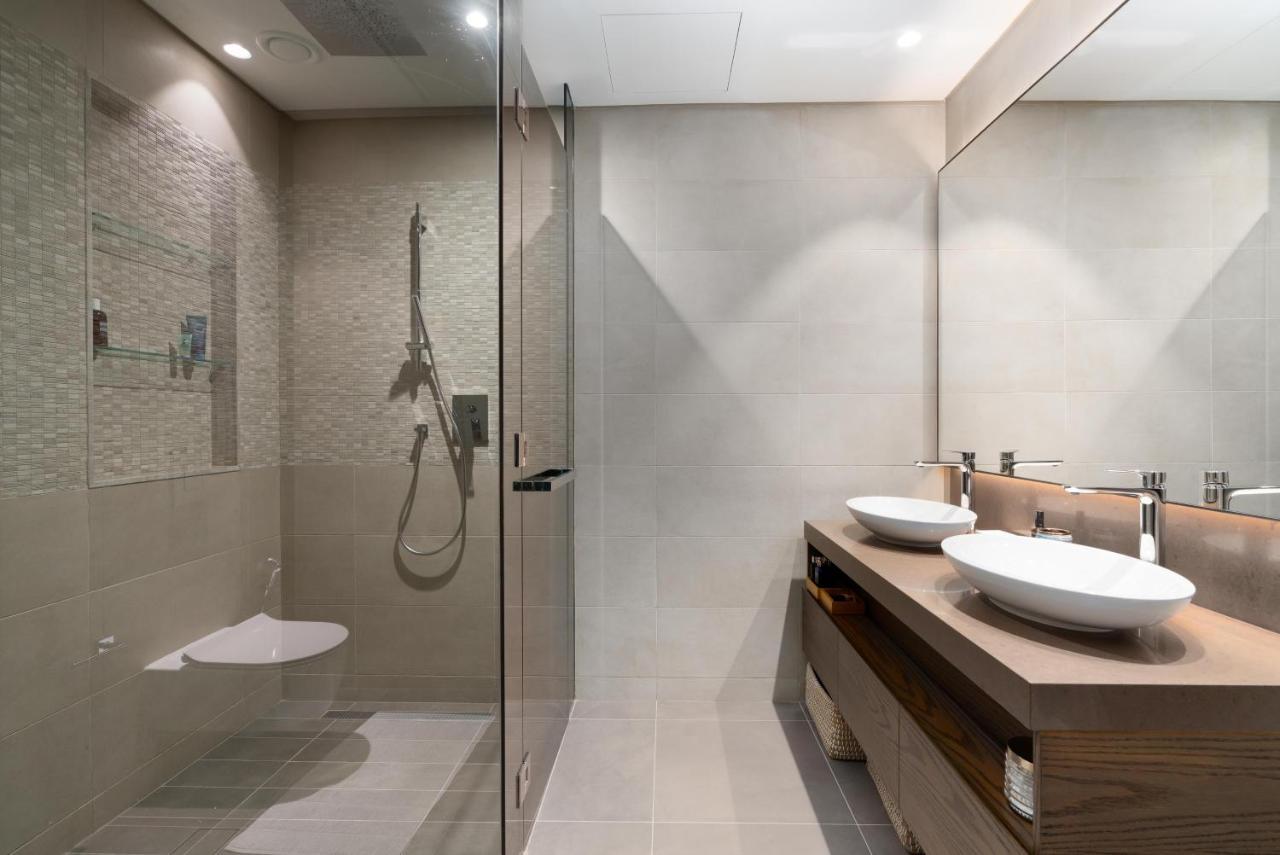 Vacay Lettings - In Marina Gate Living Apartment *