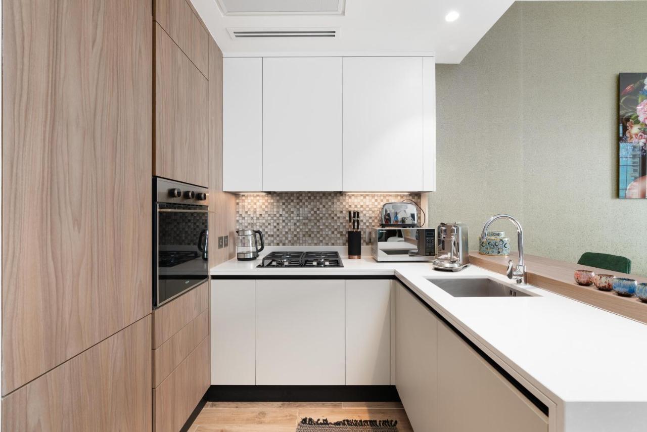 Vacay Lettings - In Marina Gate Living Apartment Dubai