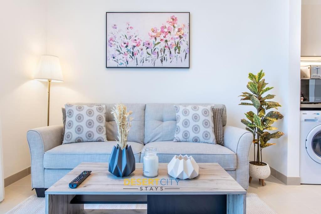 One Bed With Creek Views, Hosted By Desert Dubai