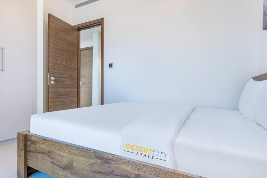 Apartment One Bed With Creek Views, Hosted By Desert Dubai