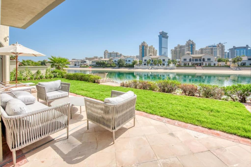 Sol Living - Chic 5br Garden W/pool & Beach In Palm Jumeirah Villa