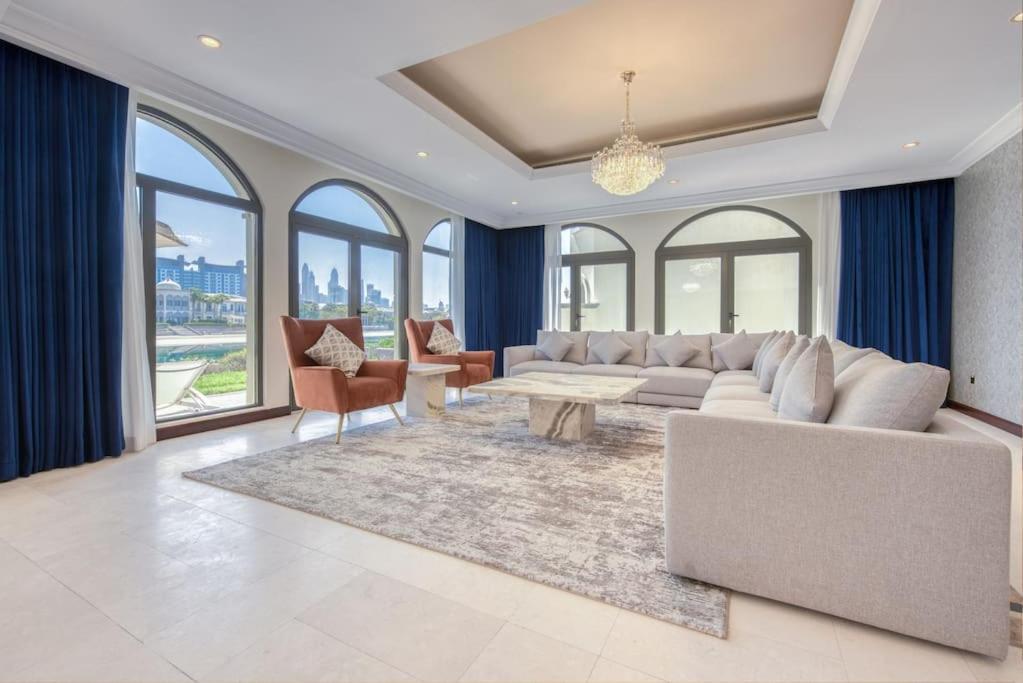 Sol Living - Chic 5br Garden W/pool & Beach In Palm Jumeirah Villa *