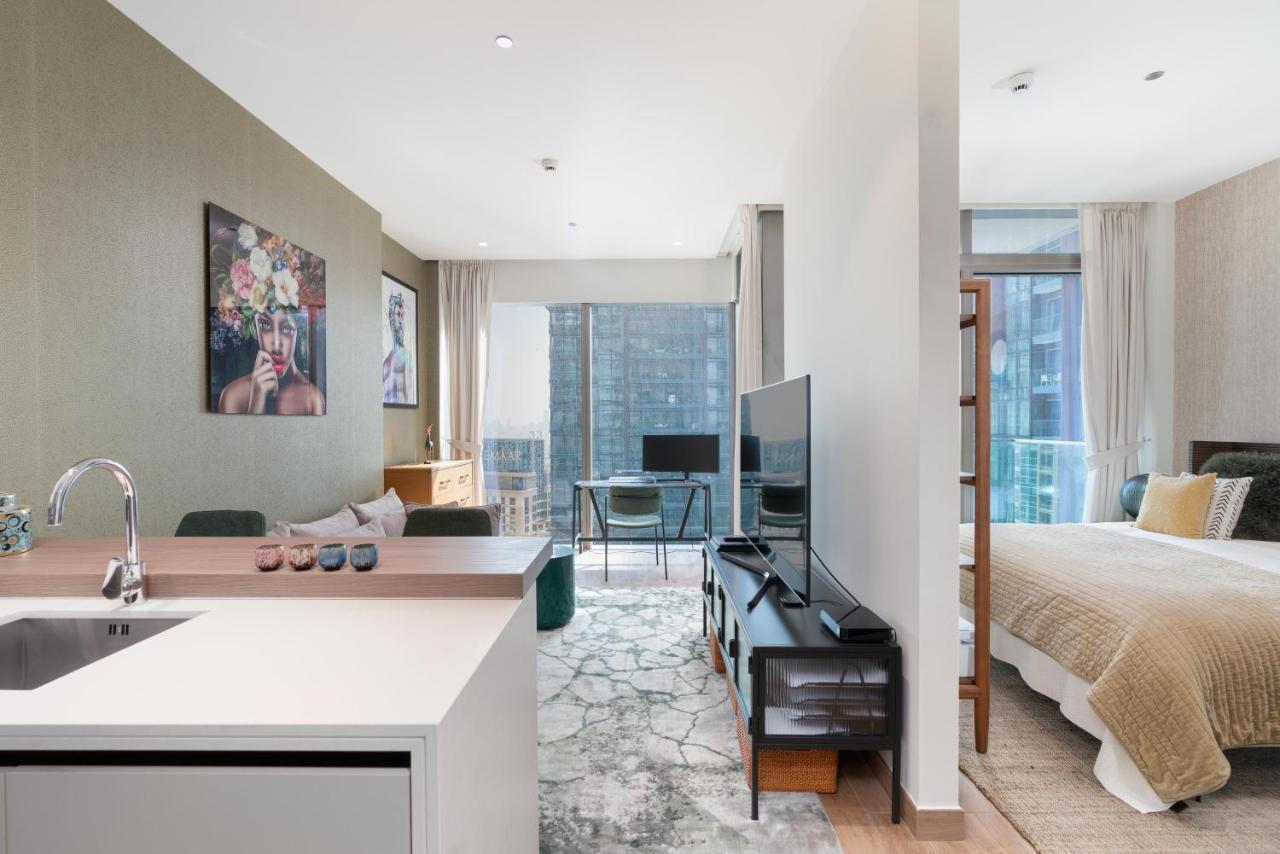 Vacay Lettings - In Marina Gate Living Apartment