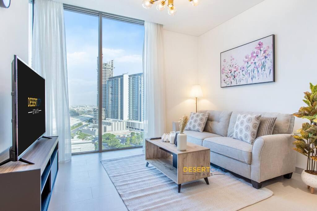 One Bed With Creek Views, Hosted By Desert Apartment *