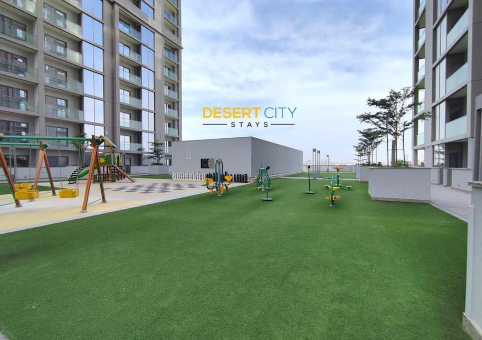 One Bed With Creek Views, Hosted By Desert *