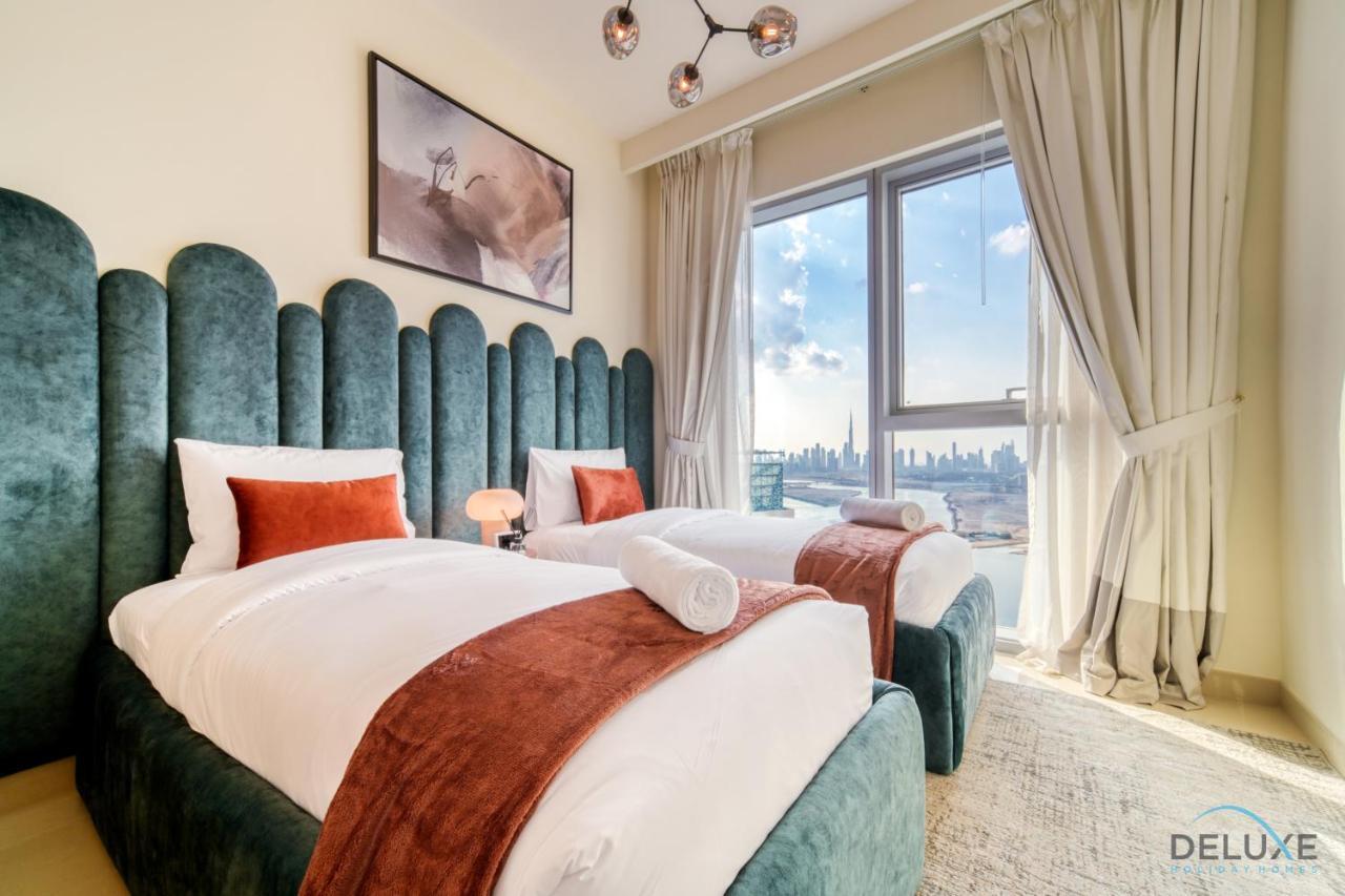 Distinguished 3br With Assistants At Harbour Views Tower 1 By Deluxe Homes Dubai