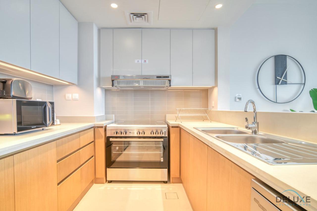Apartment Distinguished 3br With Assistants At Harbour Views Tower 1 By Deluxe Homes *