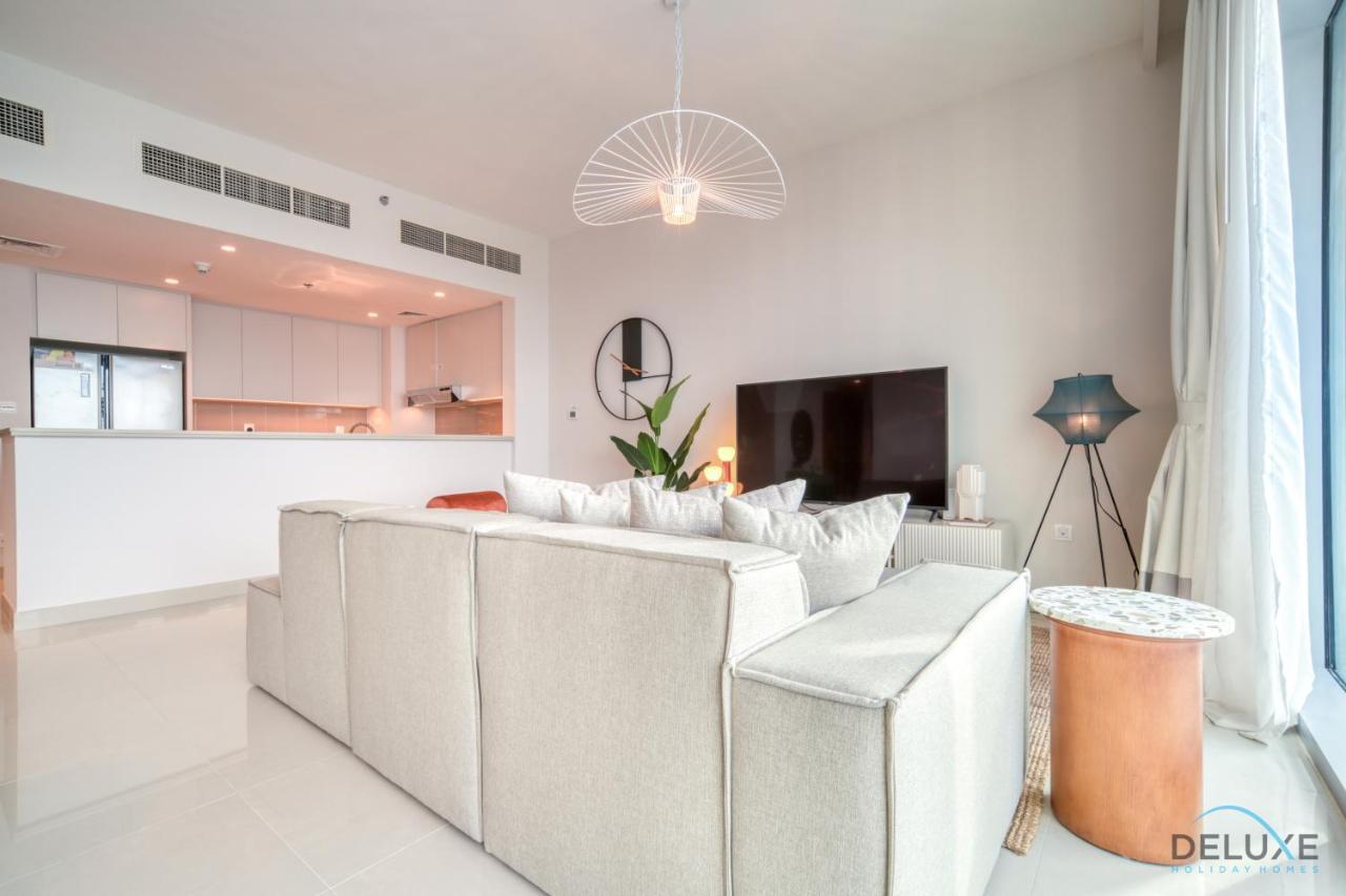 Apartment Distinguished 3br With Assistants At Harbour Views Tower 1 By Deluxe Homes *