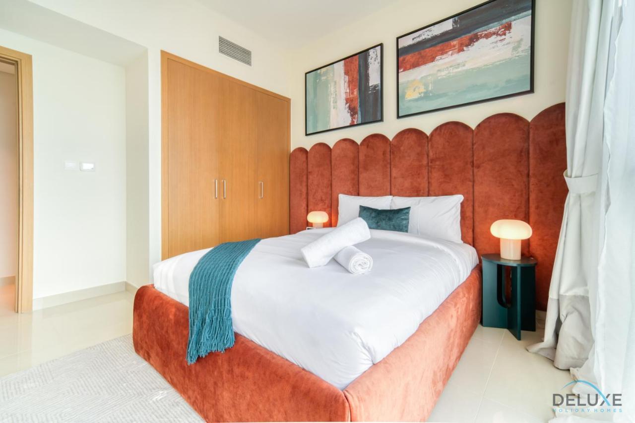 Distinguished 3br With Assistants At Harbour Views Tower 1 By Deluxe Homes Apartment *