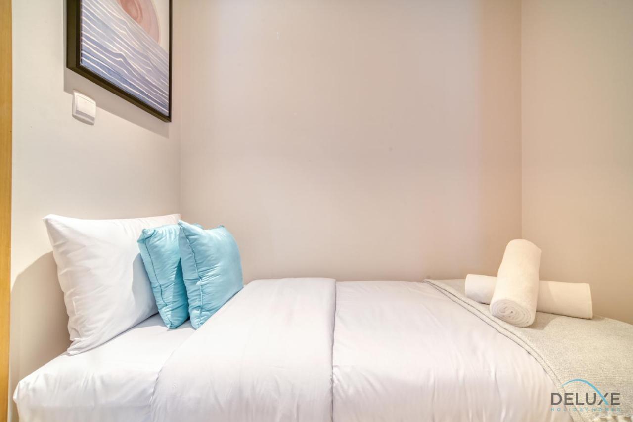 Apartment Distinguished 3br With Assistants At Harbour Views Tower 1 By Deluxe Homes