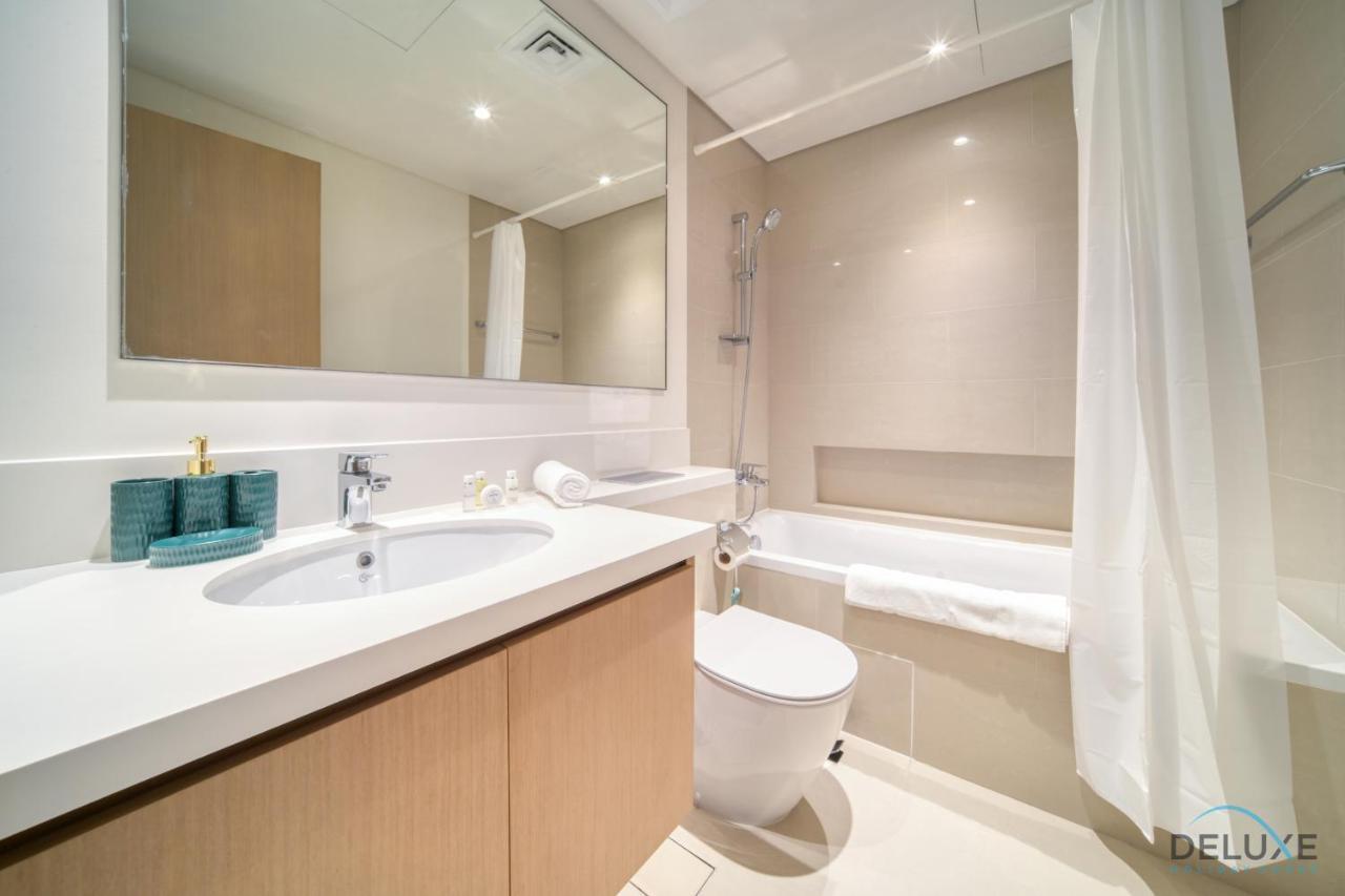 Apartment Distinguished 3br With Assistants At Harbour Views Tower 1 By Deluxe Homes *