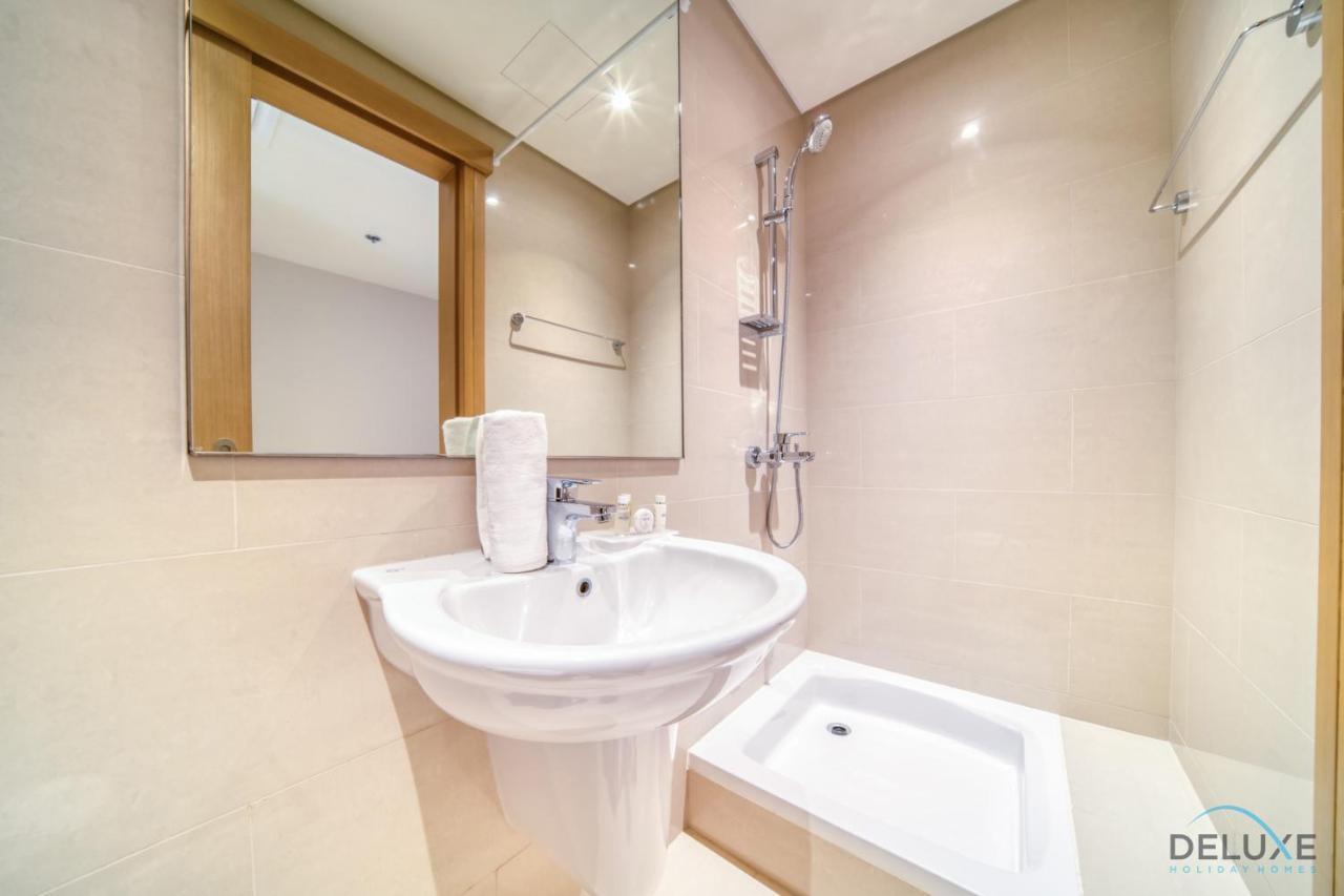 Apartment Distinguished 3br With Assistants At Harbour Views Tower 1 By Deluxe Homes Dubai