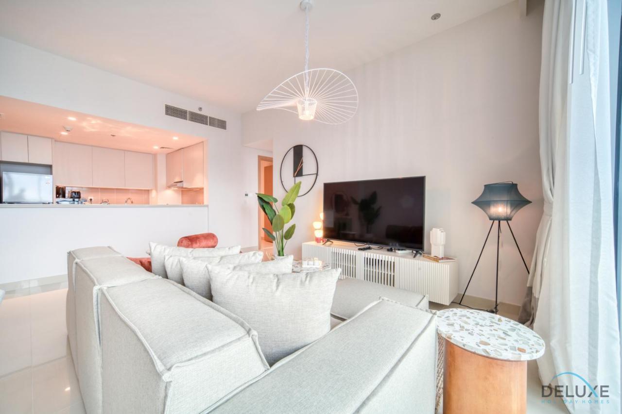 Distinguished 2br At Harbour Views Tower 1 By Deluxe Homes Apartment