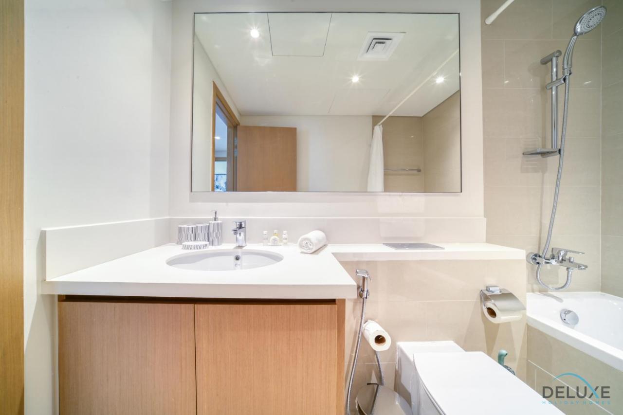 Distinguished 2br At Harbour Views Tower 1 By Deluxe Homes * Dubai
