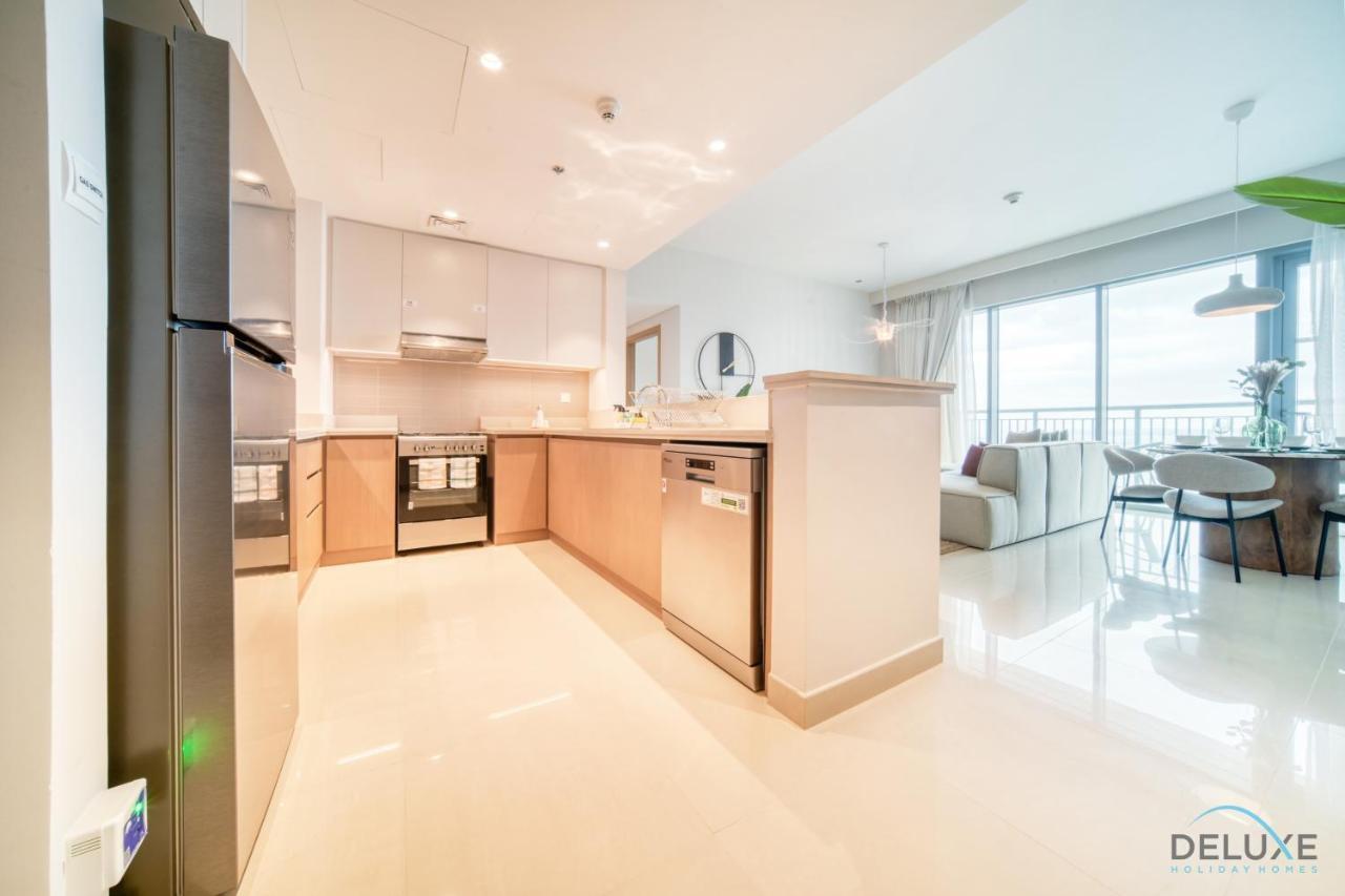 Apartment Distinguished 2br At Harbour Views Tower 1 By Deluxe Homes