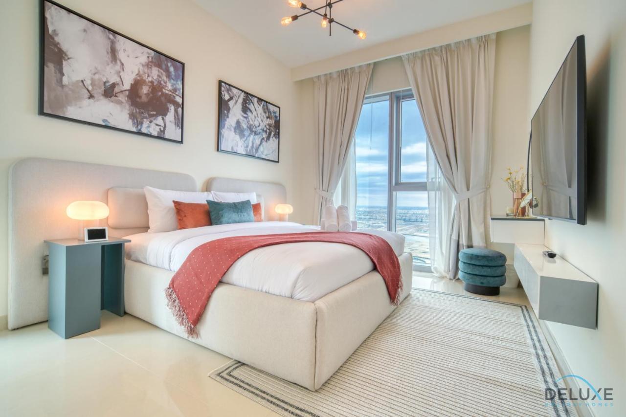 Distinguished 2br At Harbour Views Tower 1 By Deluxe Homes