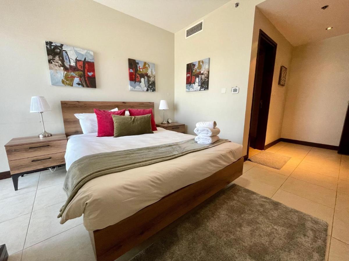 Higuests - Spacious Close To Marina Walk Apartment Dubai