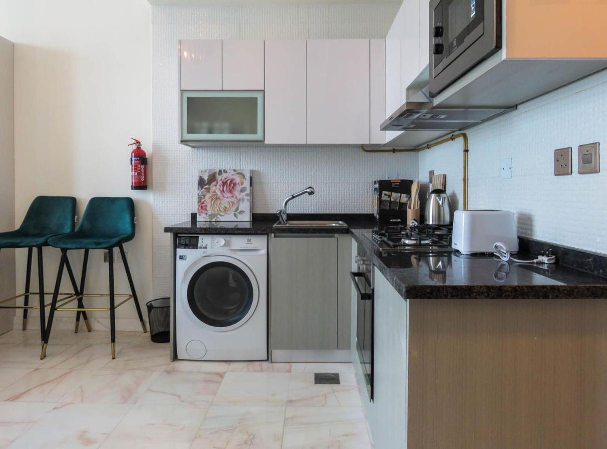 Apartment Super Oyo 833 Bayz By Danube *