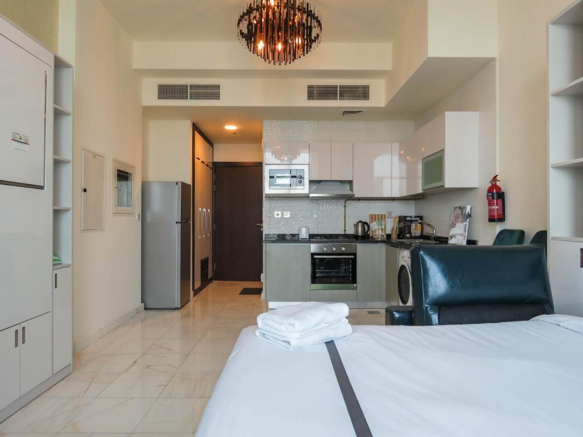 Super Oyo 833 Bayz By Danube Apartment
