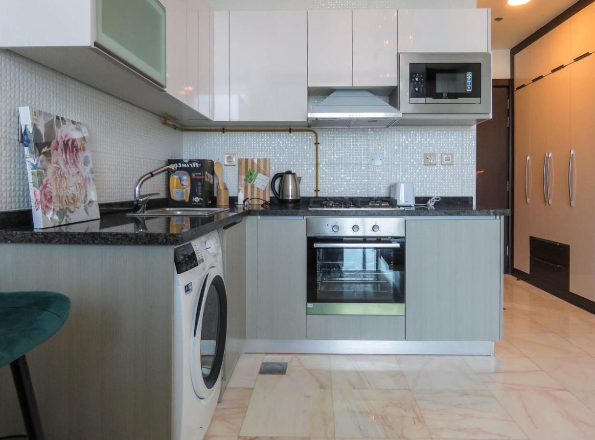Apartment Super Oyo 833 Bayz By Danube