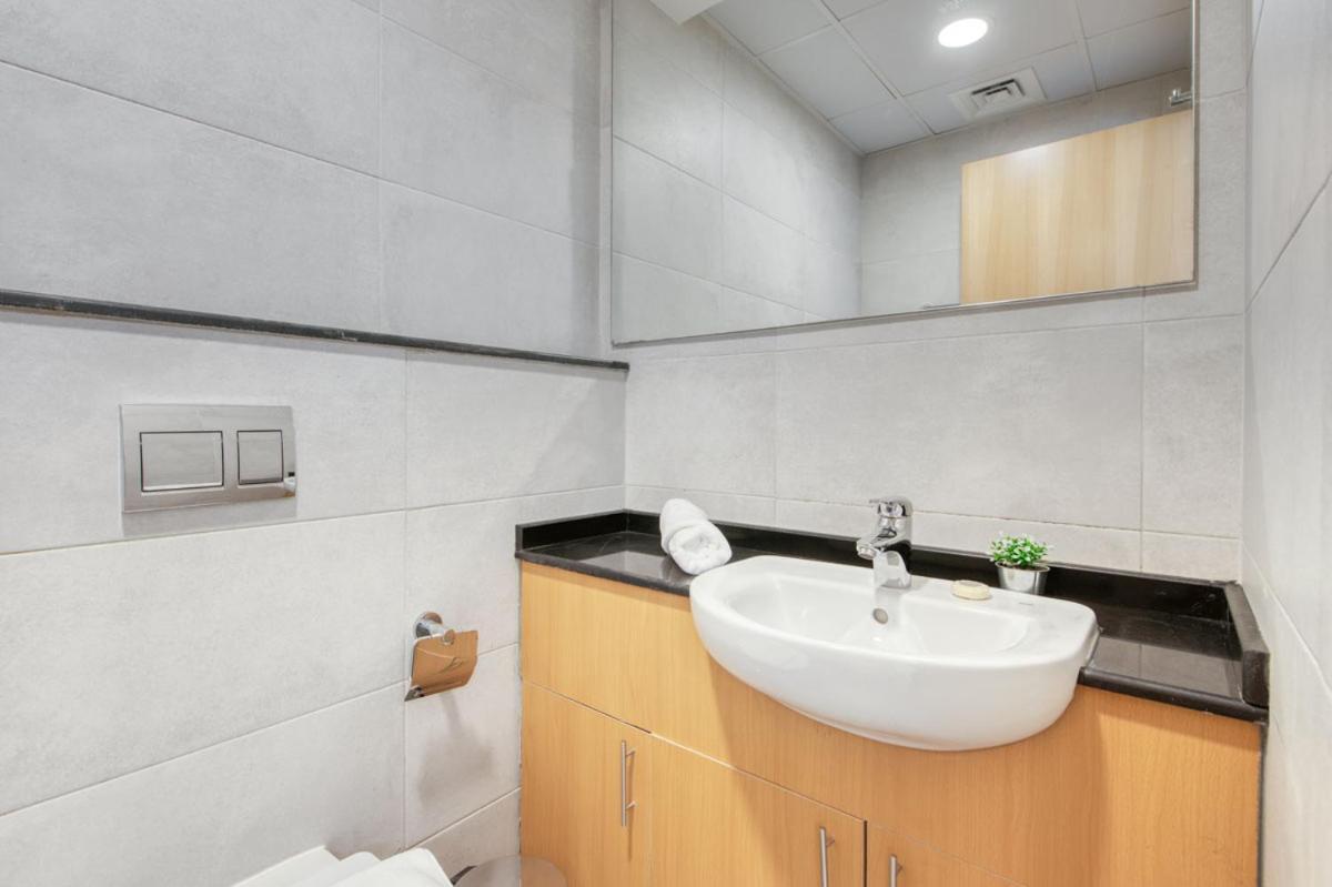 1 Bedroom At Tara 2 In Al Quoz By Pk Holidays