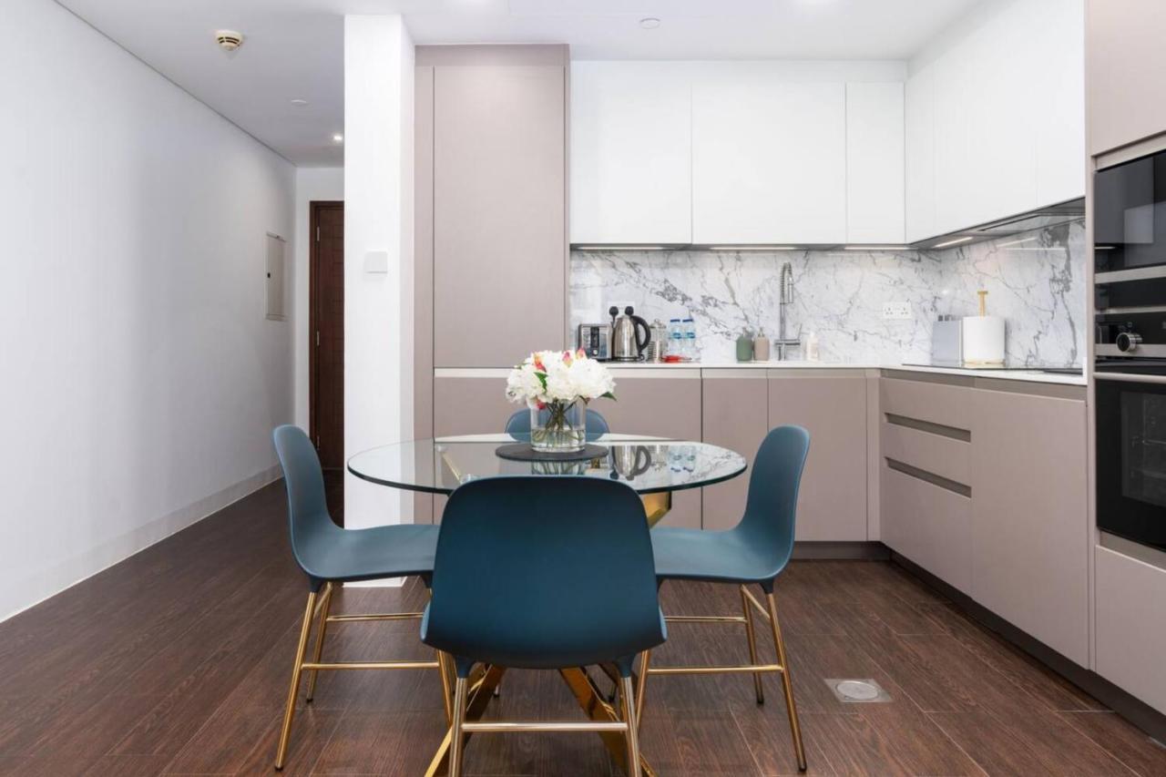 Stylish And Central 1 Bd In Downtown Apartment *