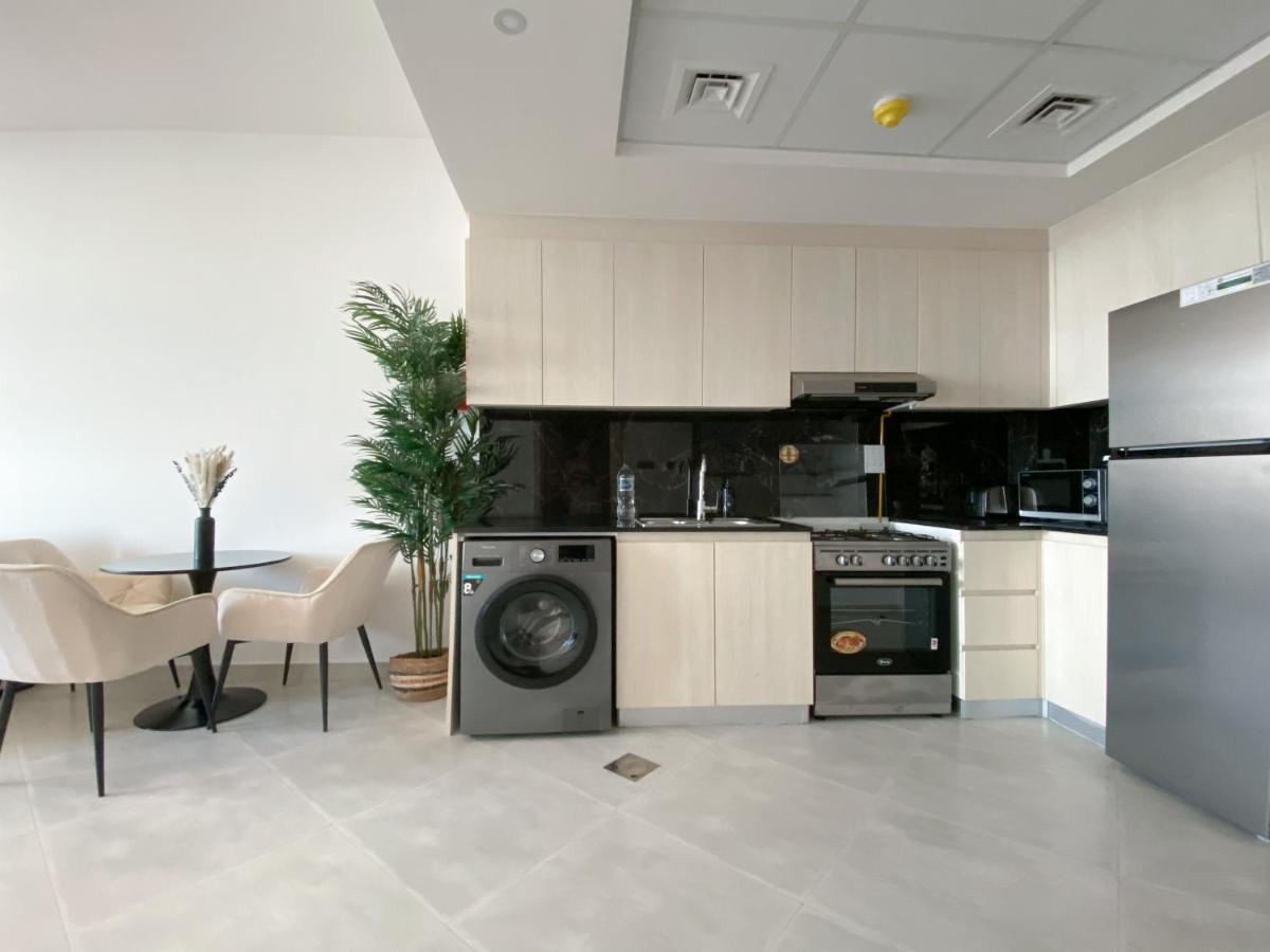 Trophy - Hilltop Hideaway Dubai