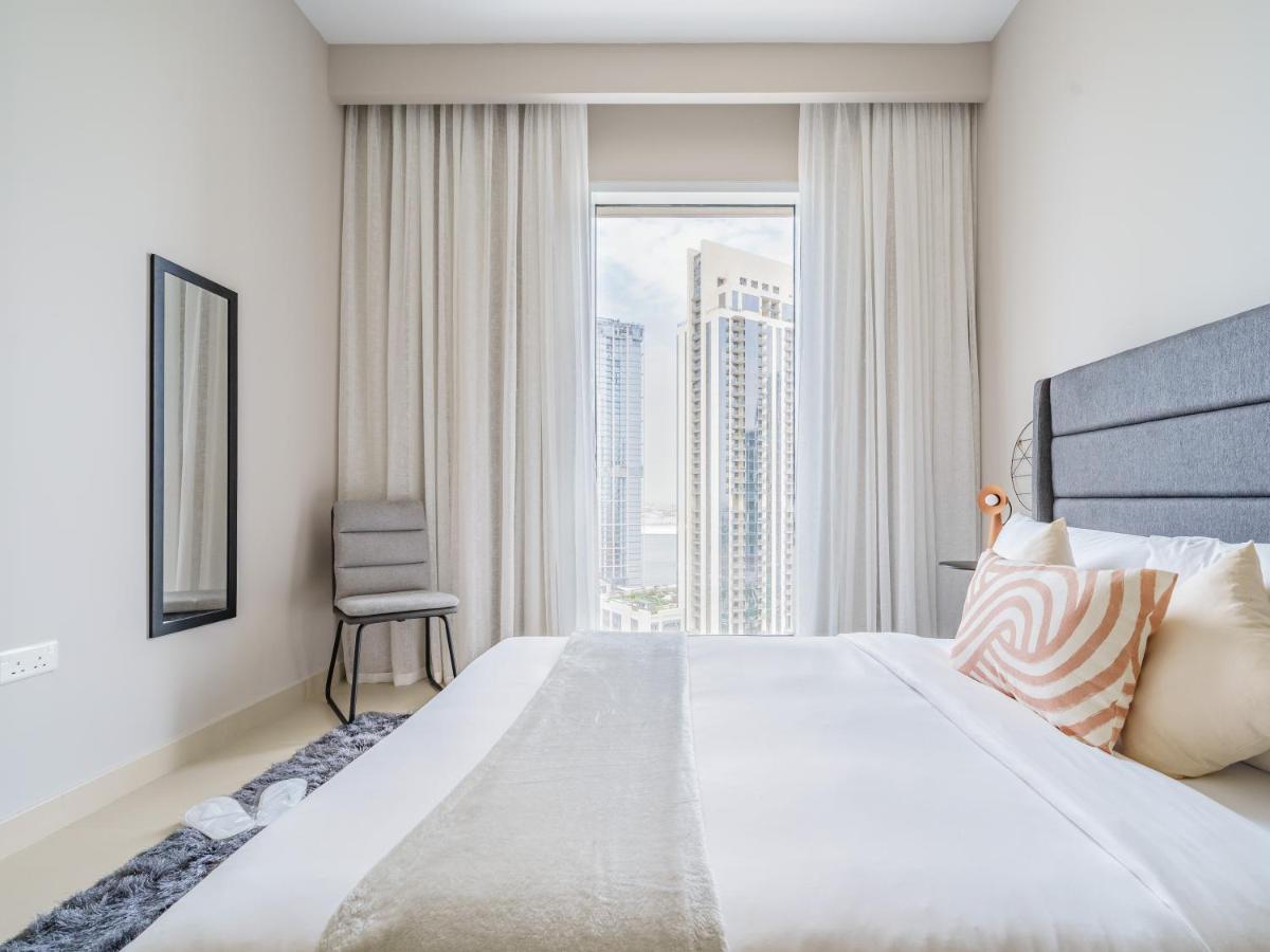 Fancy With Mesmerizing Canal Views Apartment Dubai