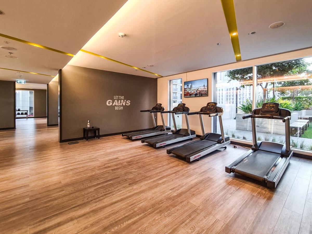 Apartment Fancy With Mesmerizing Canal Views Dubai