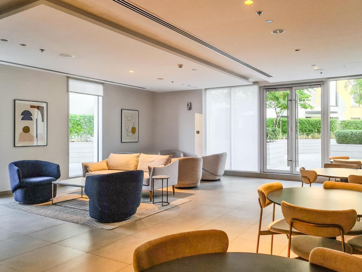 Apartment Fancy With Mesmerizing Canal Views