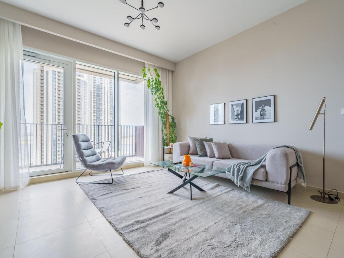 Apartment Fancy With Mesmerizing Canal Views Dubai