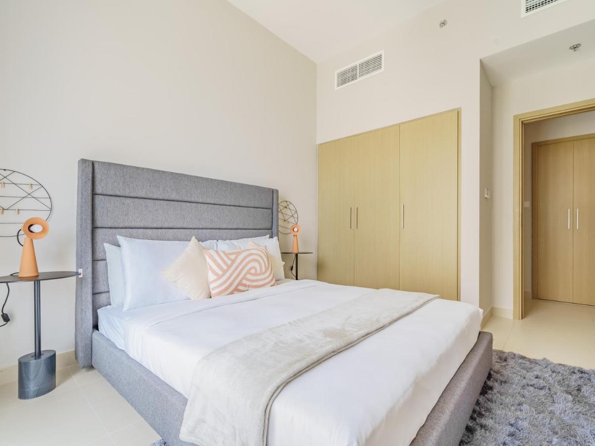 Apartment Fancy With Mesmerizing Canal Views Dubai