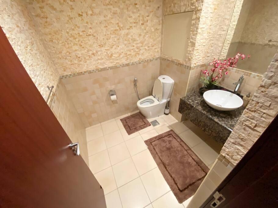 Jbr 3 Bedroom Specious Apartment Dubai