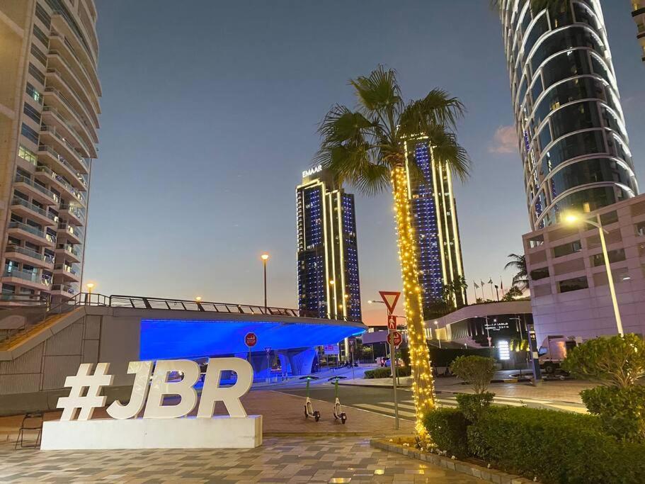 Apartment Jbr 3 Bedroom Specious