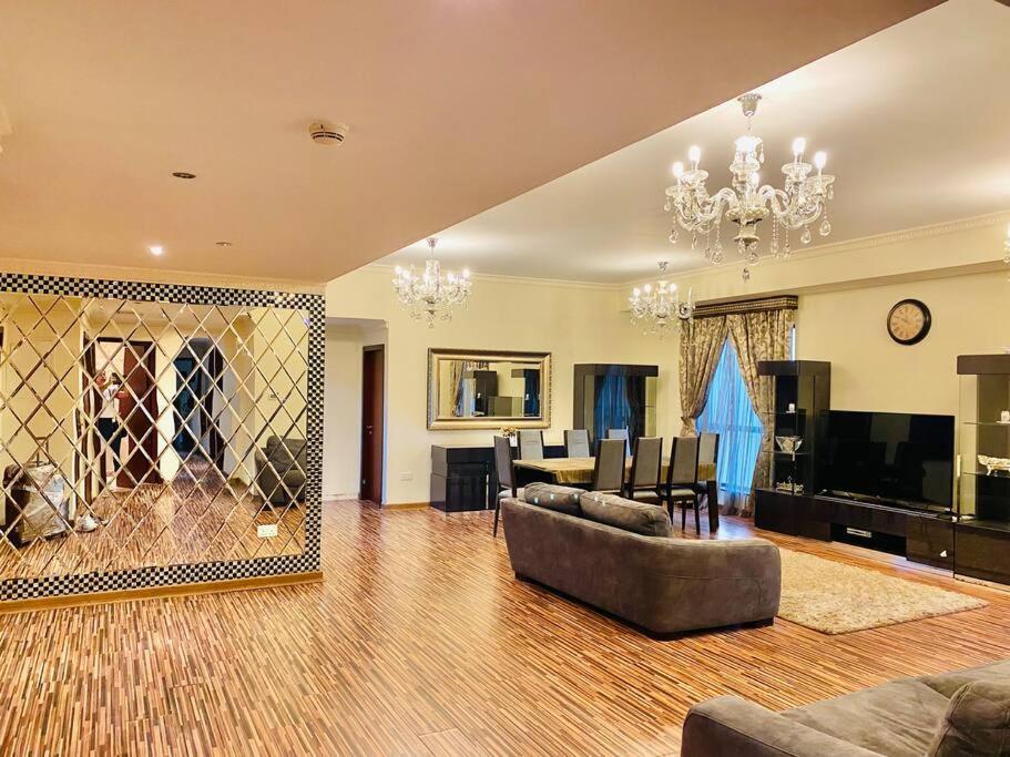 Jbr 3 Bedroom Specious Apartment Dubai