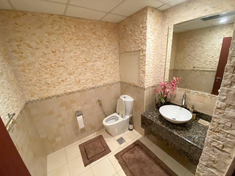 Jbr 3 Bedroom Specious Apartment
